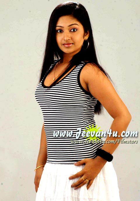 Mithra Kurian Photo Wallpapers